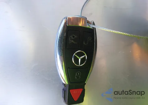 2014 Mercedes-Benz E 350 z USA, uszkodzony, nr VIN WDDHF5KB2EA998060